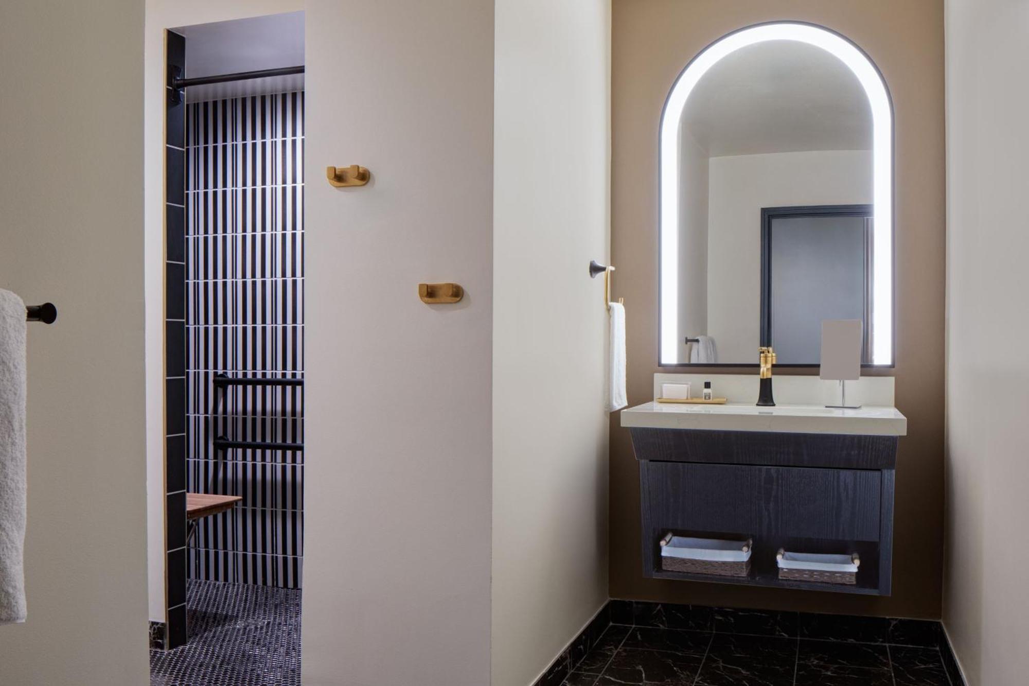 The Lasalle Hotel, Bryan College Station, A Tribute Portfolio Hotel Εξωτερικό φωτογραφία